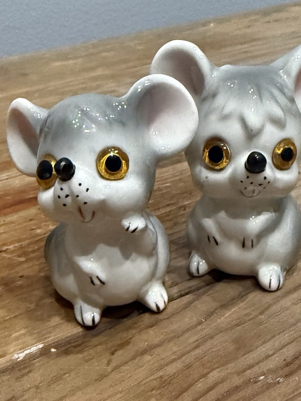 Anthropomorphic Vintage ceramic mice salt and pepper shakers real eyes Japan 26A